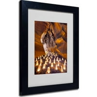 Трговска марка ликовна уметност Кањон на свеќи I Метирана врамена уметност од Моис Леви, црна рамка
